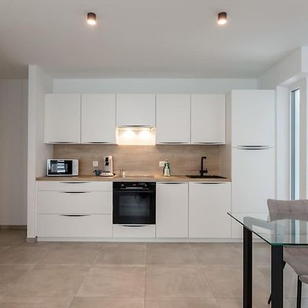 Superbe Appartement Avec Parking マルメディ エクステリア 写真