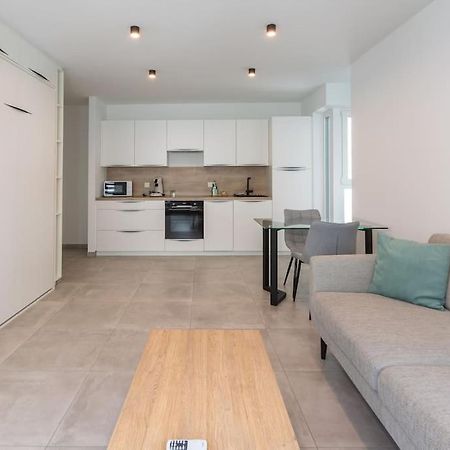 Superbe Appartement Avec Parking マルメディ エクステリア 写真