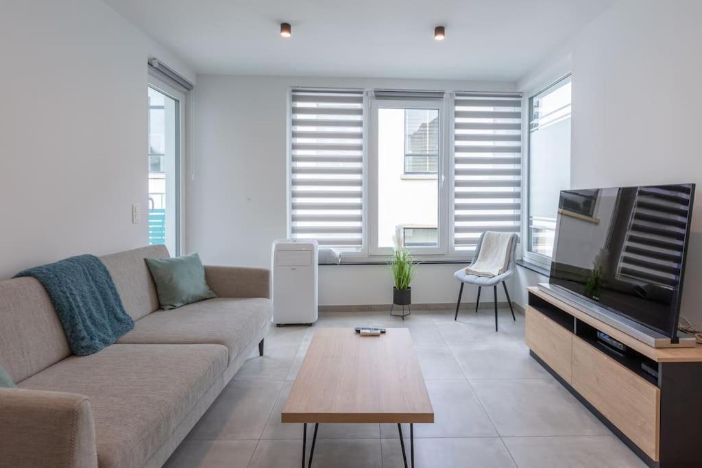 Superbe Appartement Avec Parking マルメディ エクステリア 写真