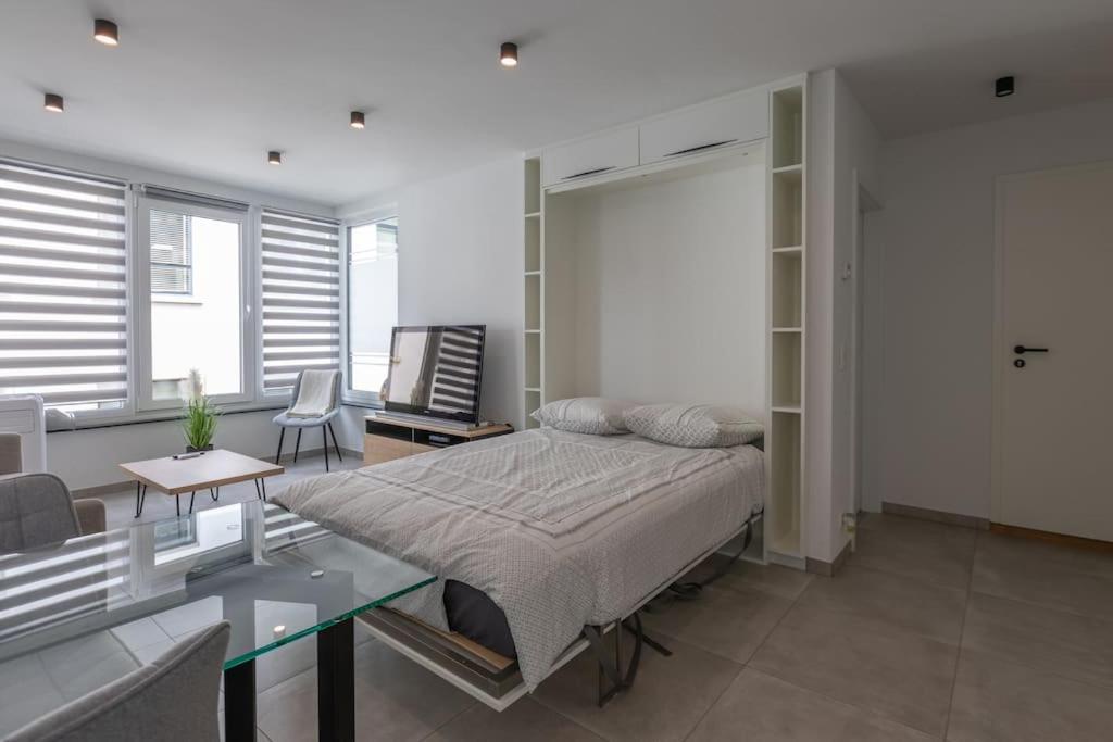 Superbe Appartement Avec Parking マルメディ エクステリア 写真